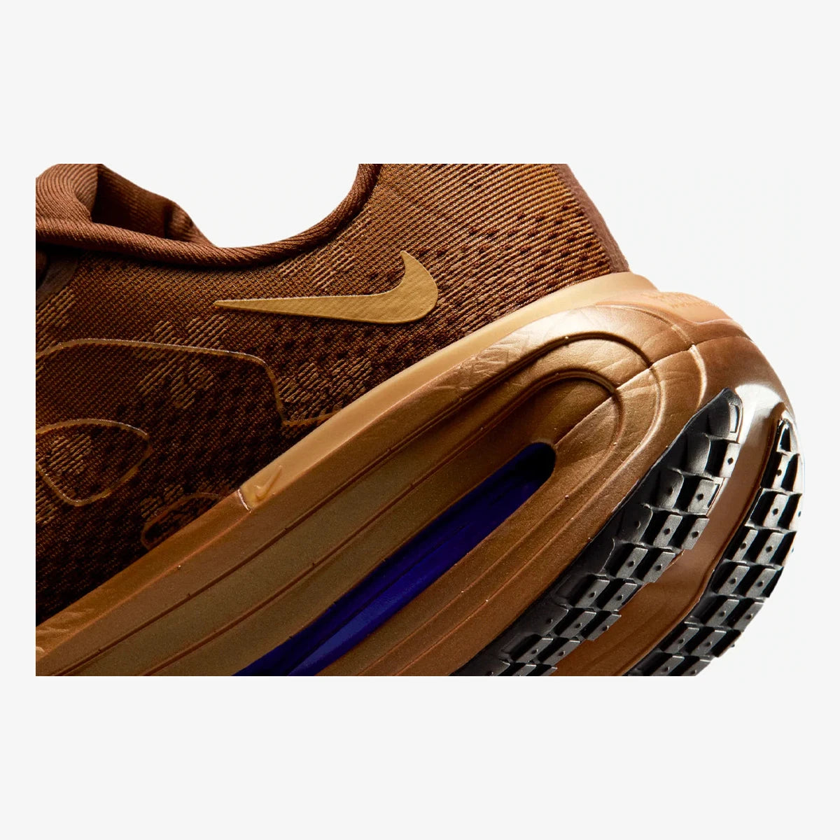 nike vomero premium flat stout marrom