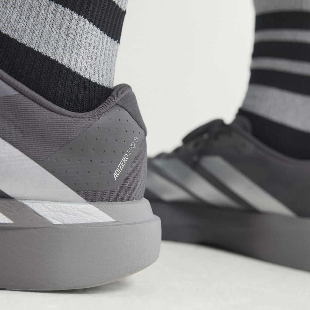 Adidas Tênis Adizero EVO SL Cinza Strata