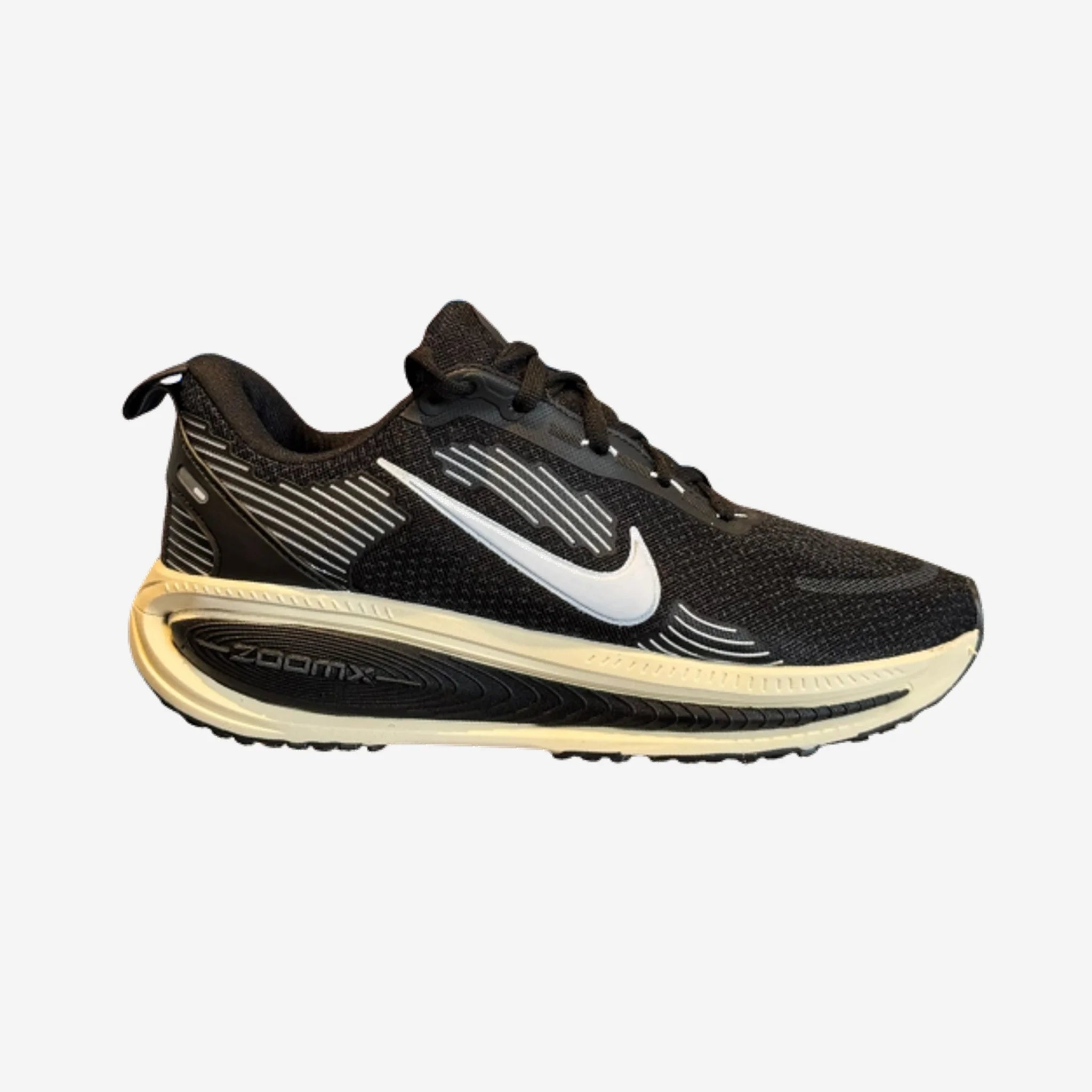 Tênis ZoomX Preto com Branco – Conforto Dinâmico e Estilo Esportivo