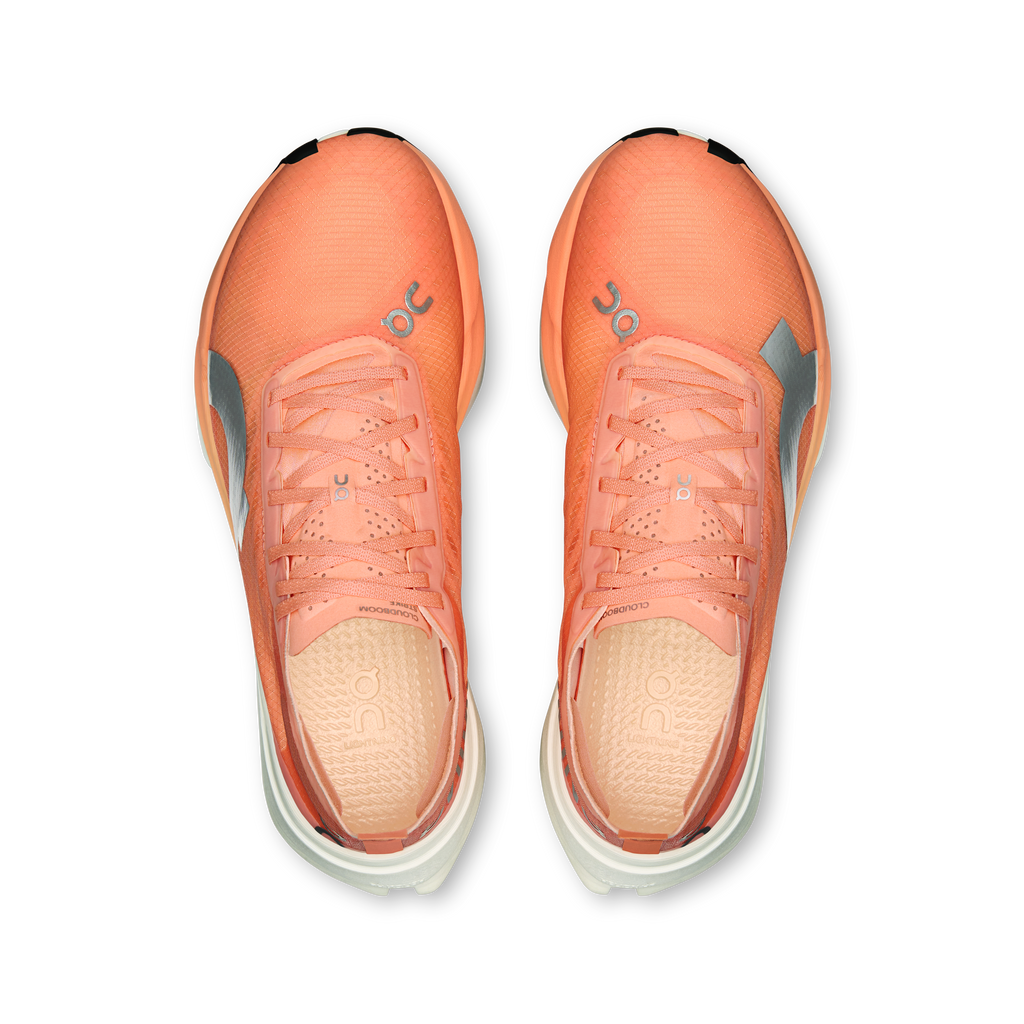 On Cloudboom Strike Feminino Sunstone White