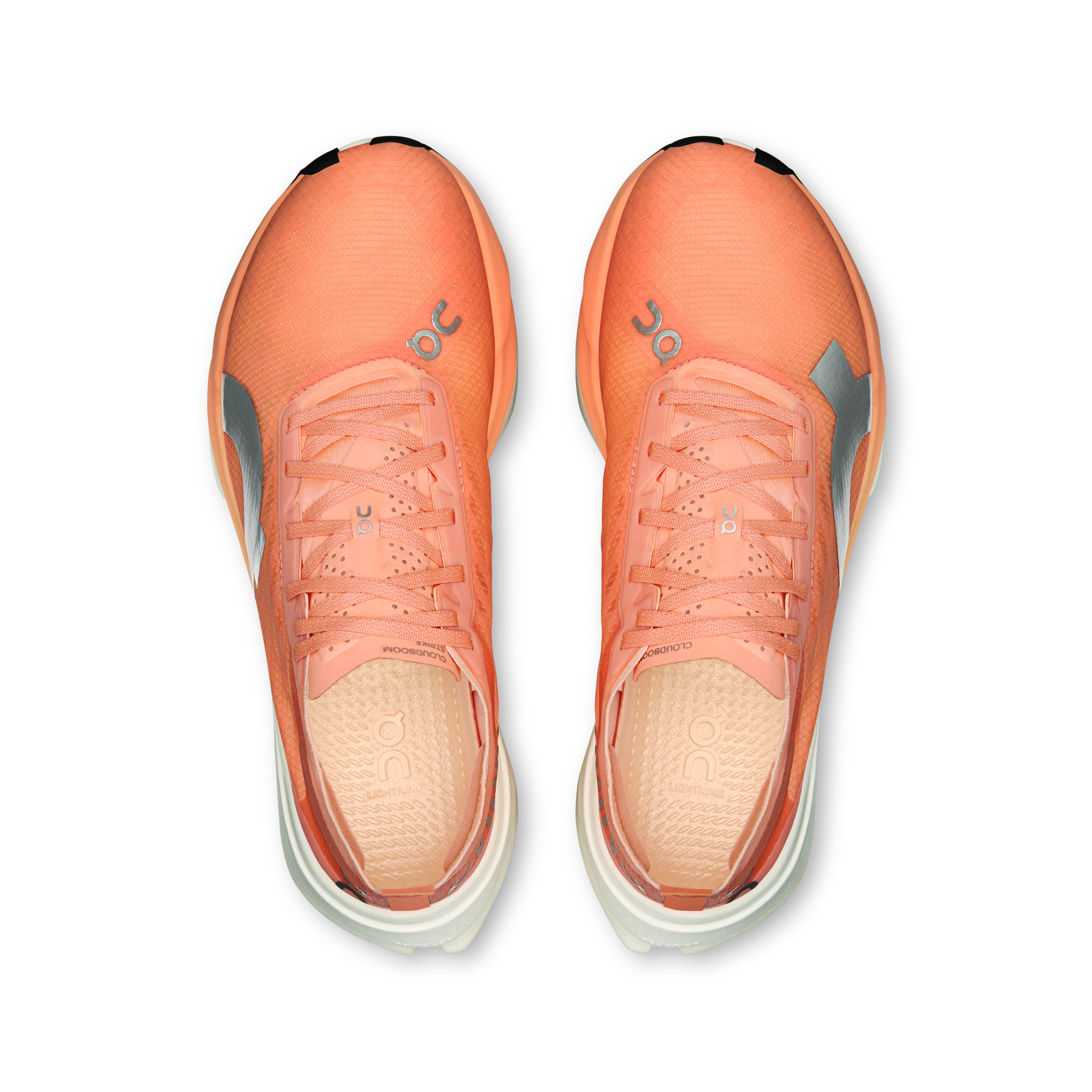 On Cloudboom Strike Feminino Sunstone White