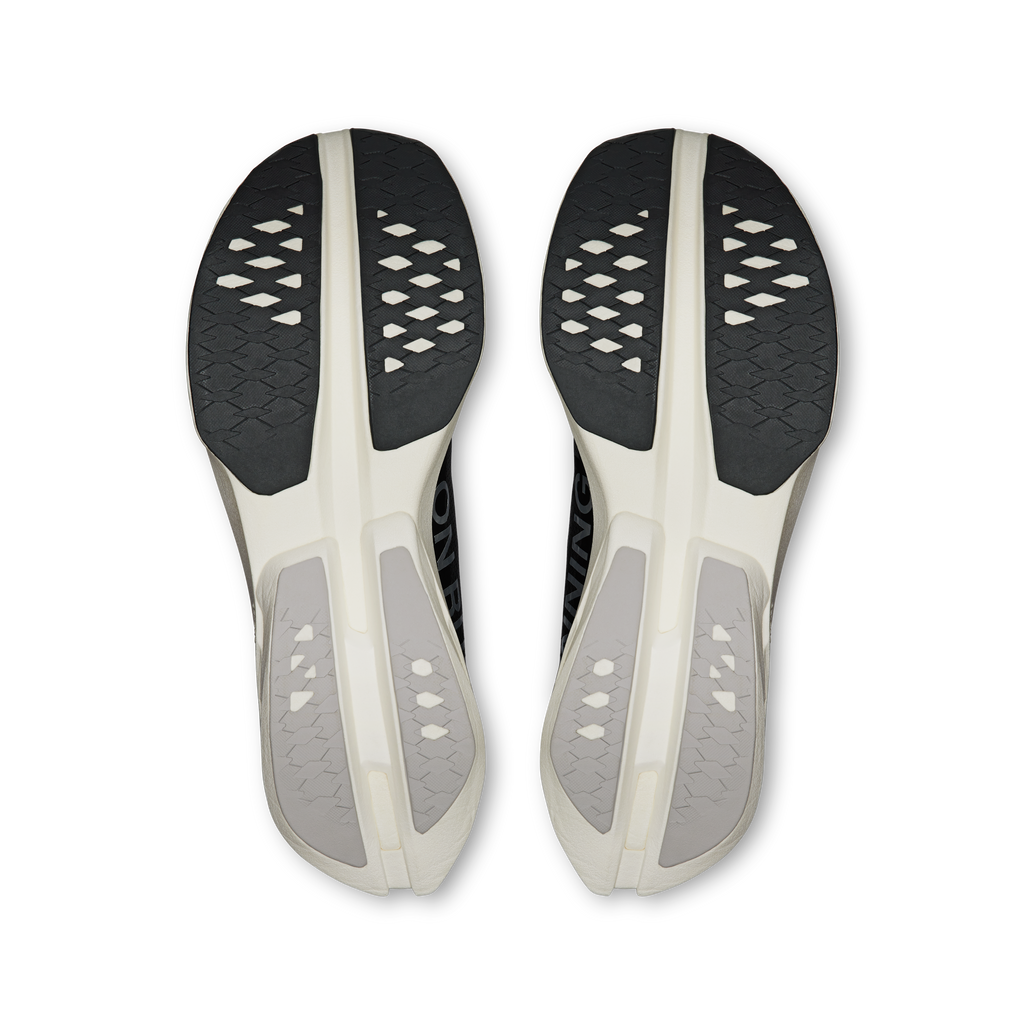 On Cloudboom Strike Masculino Black White