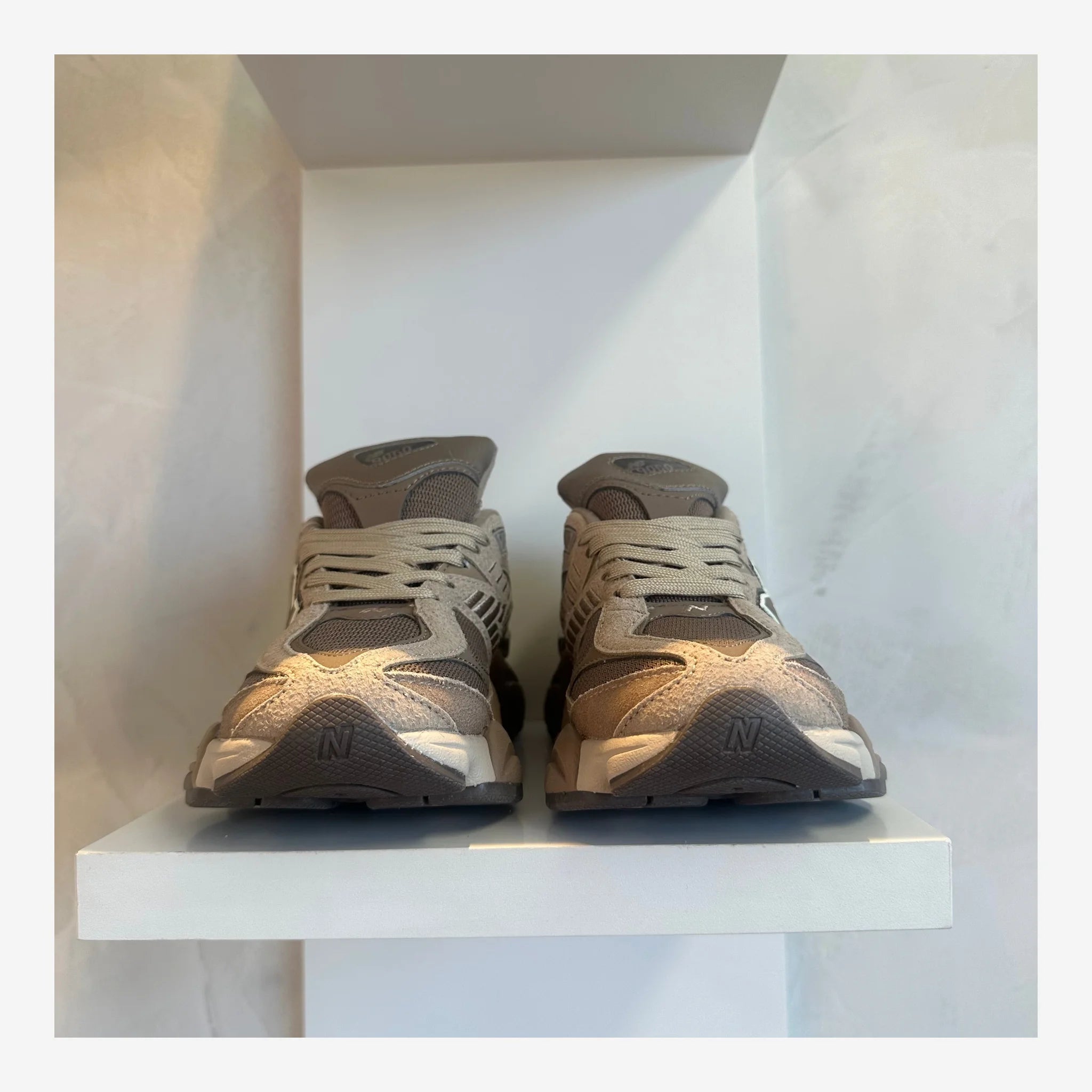 New Balance 9060 Mushroom Timberwolf (Pronta Entrega)
