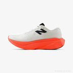 New Balance Tenis Fuelcell Supercomp Trainer V3 Branco e Laranja