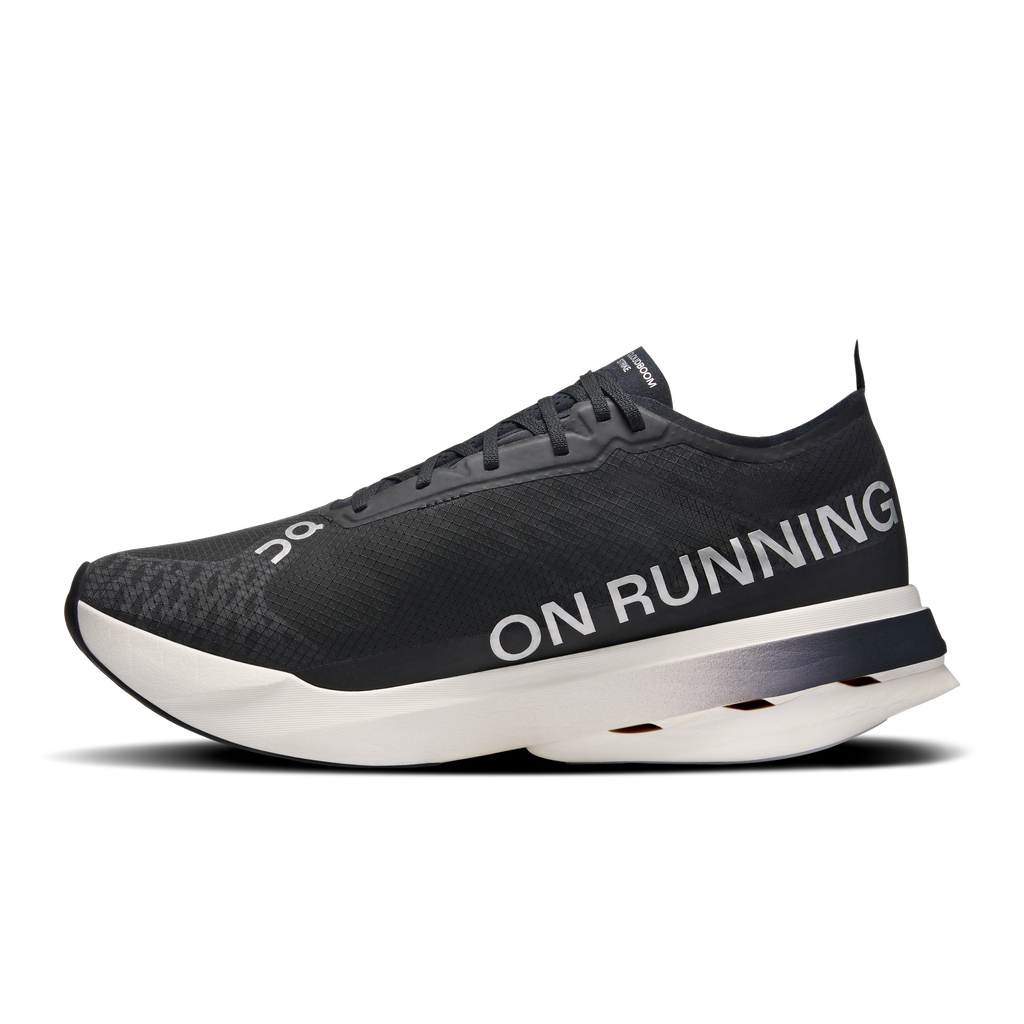 On Cloudboom Strike Masculino Black White