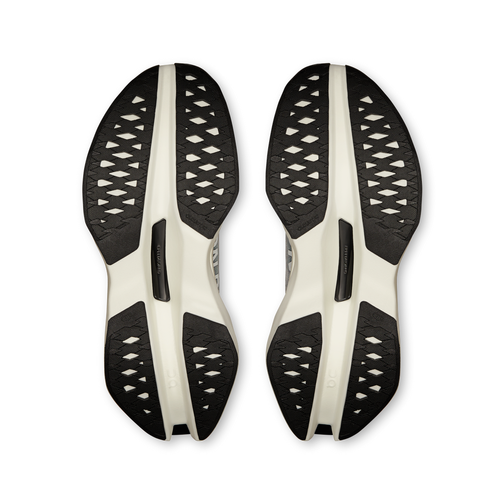 On Cloudboom Max Feminino White Black