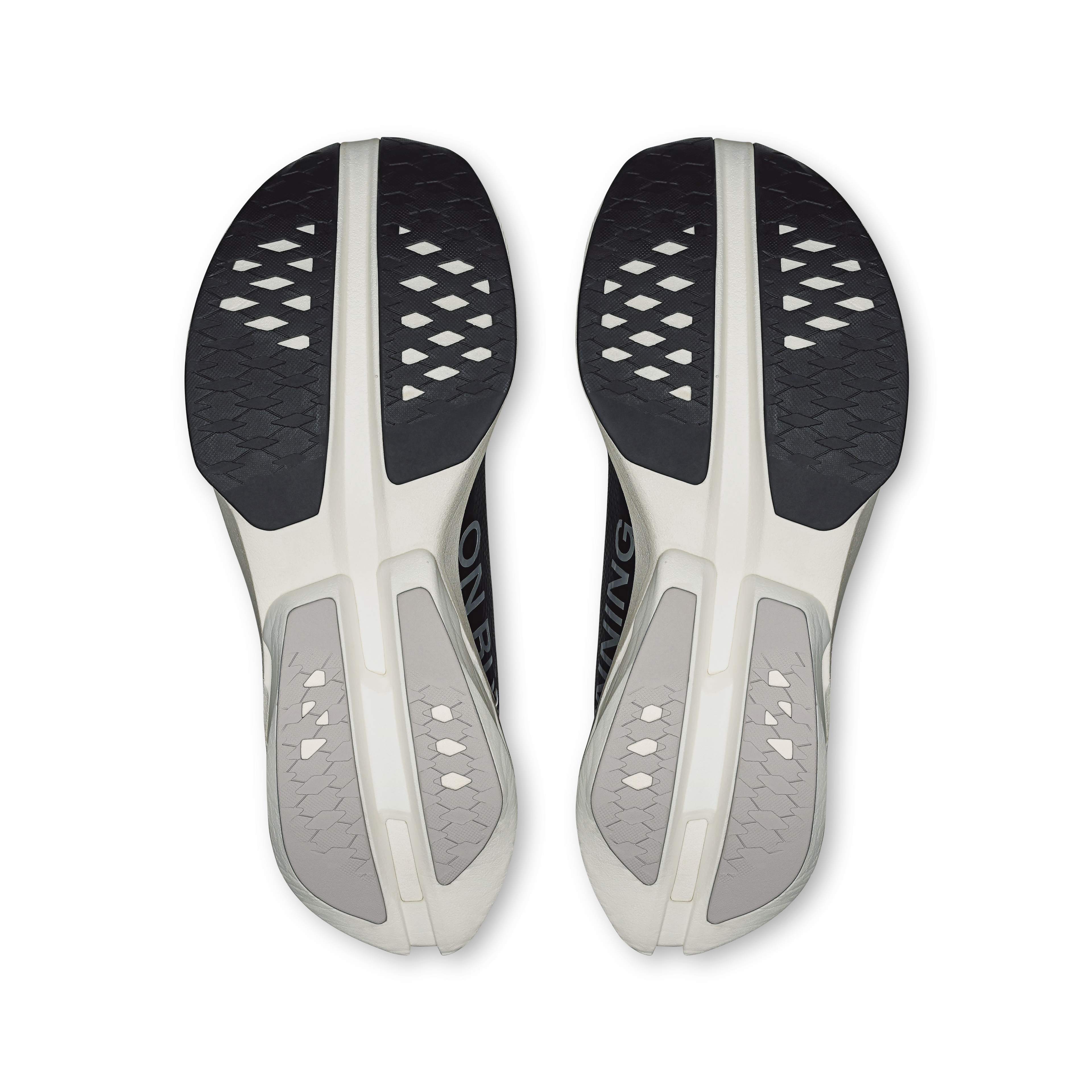 On Cloudboom Strike Feminino Black White