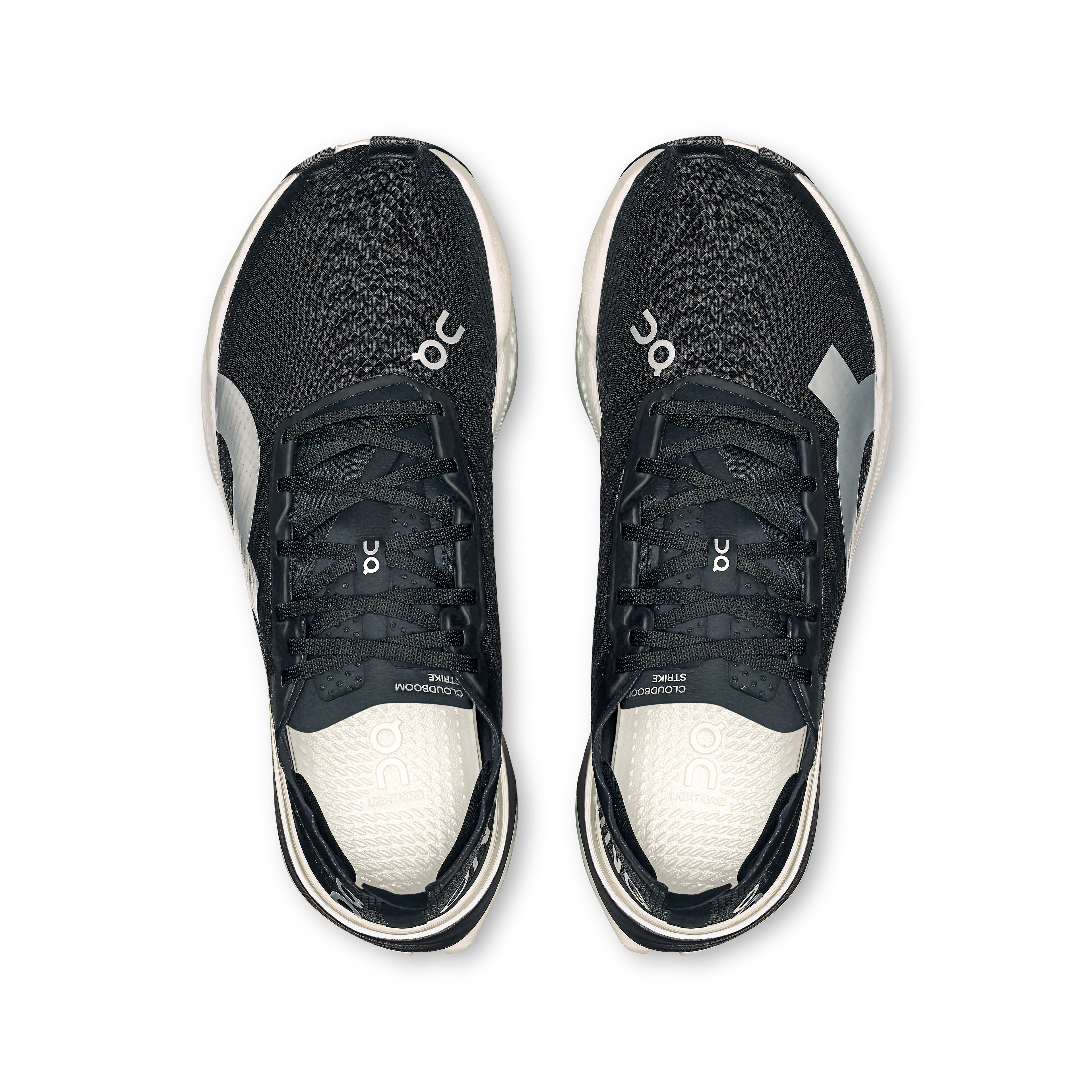 On Cloudboom Strike Feminino Black White