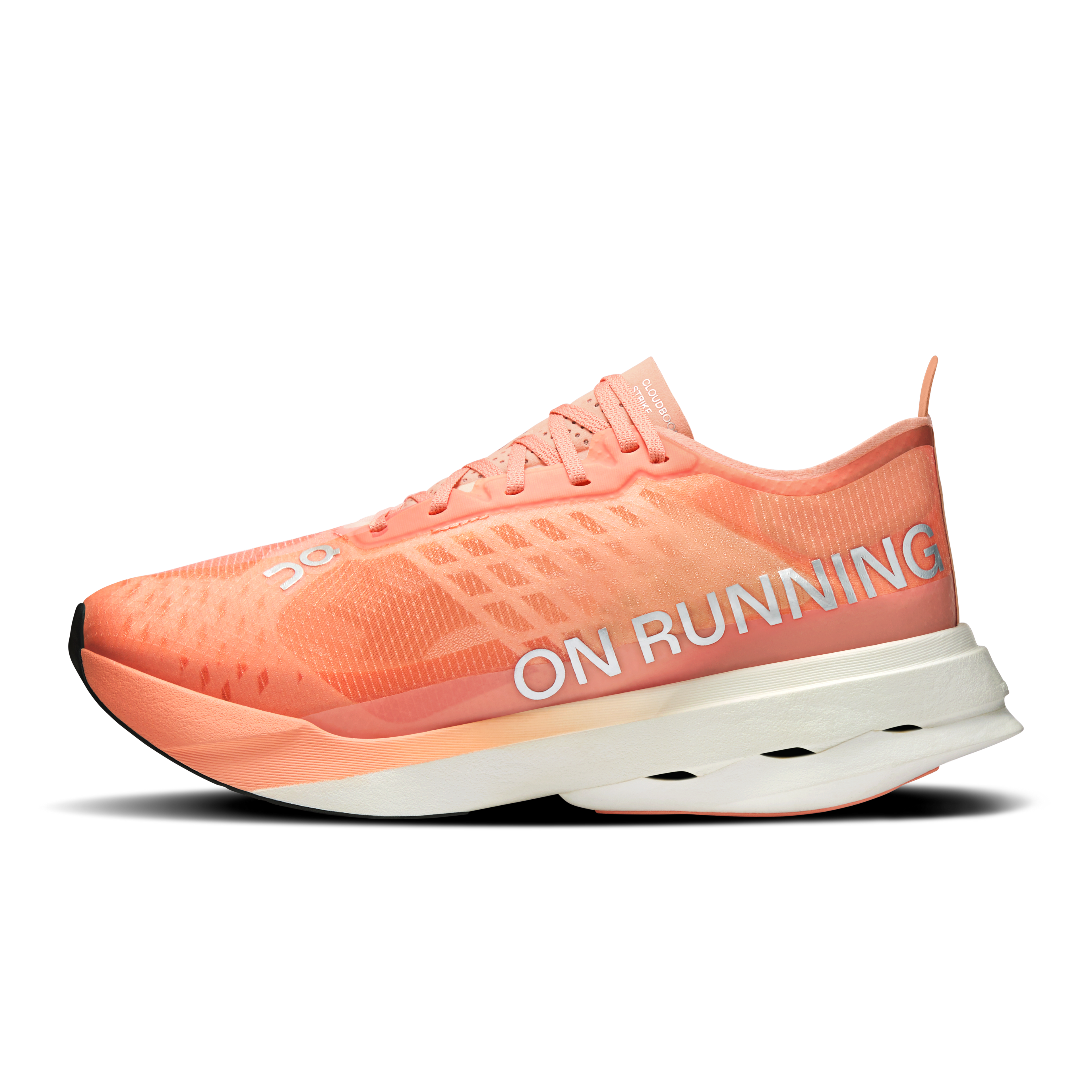 On Cloudboom Strike Feminino Sunstone White
