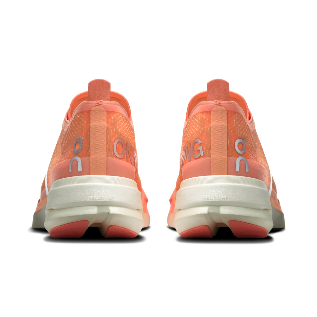 On Cloudboom Strike Feminino Sunstone White
