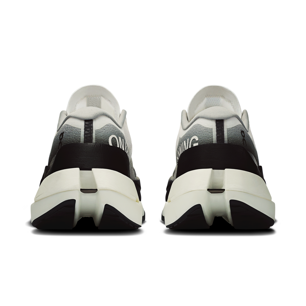 On Cloudboom Max Feminino White Black