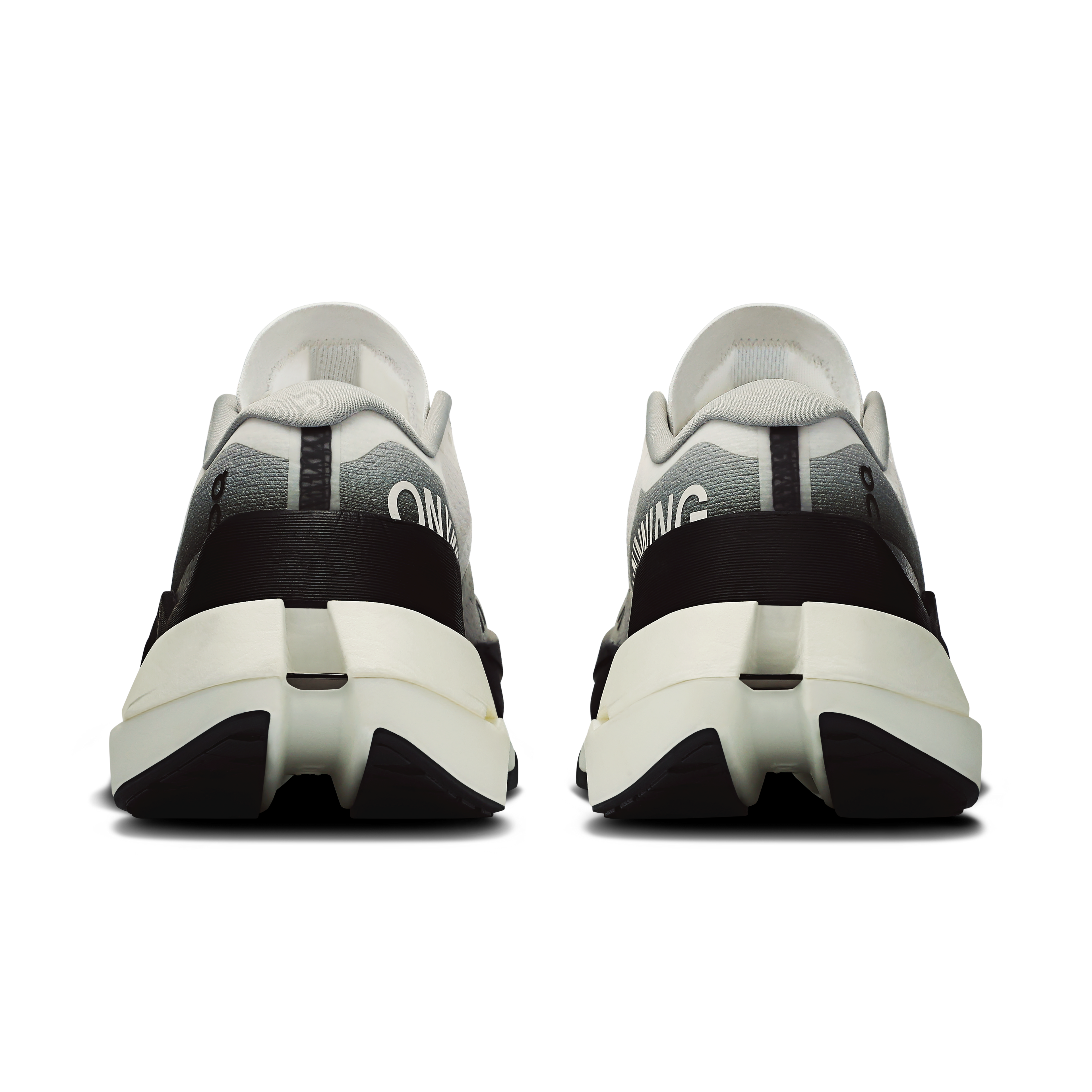On Cloudboom Max Feminino White Black