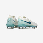 Chuteira Campo Nike Phantom Luna Elite (Sg)