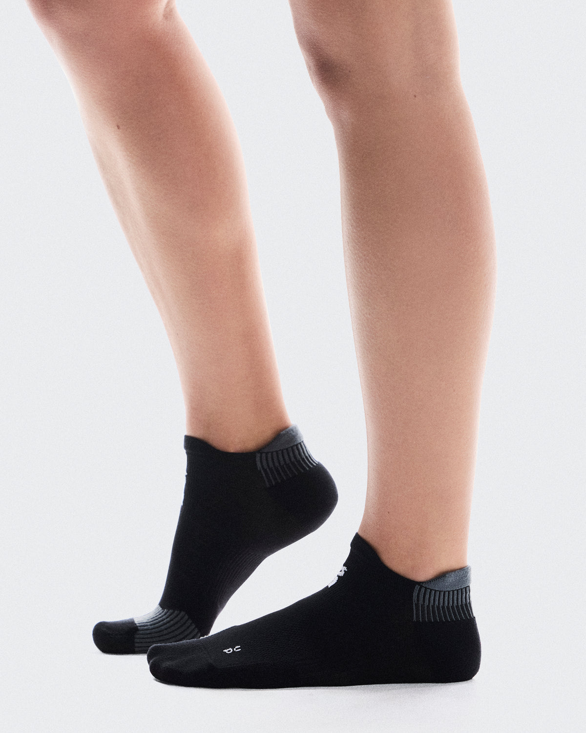 ON Performance Run Sock Low Preto
